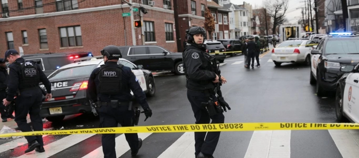 Συναγερμός στην Ουάσινγκτον: Αυτοκίνητο έπεσε σε διαδηλωτές - Δύο τραυματίες (βίντεο) (upd)